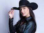 Cantora Ana Castela