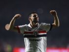Calleri comemora segundo gol do São Paulo contra o Nacional