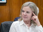 Gleisi Hoffmann afirma que saída de PP e União Brasil é respeitada, mas cobra fidelidade de partidos que seguem na base