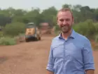 Foto de arquivo do prefeito de Terenos, Henrique Budke (PSDB), em vistoria a obras no município
