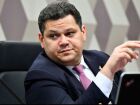 O presidente do Senado, Davi Alcolumbre, negocia o texto de um novo projeto para reduzir as penas dos envolvidos no 8/1 
