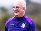 Com o título da Copa do Brasil pelo Corinthians, Dorival Júnior chega a quatro taças, iguala Felipão e ganha força para seguir no cargo até 2026.