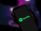 Spotify vai rotular músicas feitas com inteligência artificial e bloquear clones de voz sem autorização.