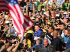 Ato de Bolsonaro na Paulista reuniu bandeiras do Brasil, dos EUA e de Israel, além de pedidos de ajuda para o governo Trump. 