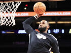 LeBron James seguirá nos Lakers para a temporada 2024/2025 e entra no 23º ano de sua carreira na NBA