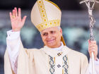 Papa Leão XIV discursando na Praça de São Pedro, em Roma, durante Audiência Jubilar marcada por apelo à paz entre Irã e Israel