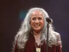 Maria Bethânia em foto de show com Caetano Veloso, em dezembro de 2024 