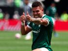 Paulinho faz sua tradicional comemoração para comemorar gol sobre o Botafogo 