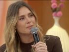 Carolina Dieckmmann durante participação no 'Encontro', da Globo, em junho de 2025