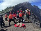 Equipes de buscas tentam resgatar a jovem brasileira Juliana Marins. 