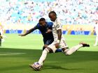 Vinícius Júnior e Malcom durante duelo entre Real Madrid e Al-Hilal, no Mundial de Clubes.