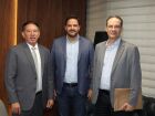 Presidente da Assembleia Legislativa de Mato Grosso do Sul, Gerson Claro (ao centro), recebe representantes da CCR MSVia/Motiva para tratar sobre melhorias e cronograma de obras na BR-163