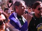 Tarcísio de Freitas usou uma bandeira de Israel como manto durante a Marcha para Jesus. 