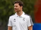 Xabi Alonso cita perda de controle contra o Dortmund: 'Muita coisa aconteceu em pouco tempo'