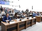 Deputados estaduais analisam e votam os projetos durante a sessão plenária da Assembleia Legislativa