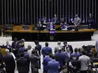 Votação começou já na madrugada; contrários à flexiblização até tentaram adiar votação 