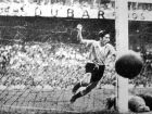 Apesar de sair na frente, O Uruguai virou para 2 a 1 com gols de Schiaffino e Ghiggia, que calou o estádio do Maracanã em episódio relembrado até hoje como 
