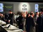 Delegados chegam para a sessão plenária de abertura da Reunião de Representantes de Finanças e Bancos Centrais do G20, na Cidade do Cabo 