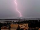 Raios durante as monções em Patna, no estado de Bihar, na Índia, em julho de 2025. 