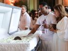  Kanalha se despede de Preta Gil durante o velório da cantora no Rio. 
