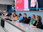 Participantes da audiência pública realizada nesta segunda-feira (14), na Câmara de Campo Grande, discutem plano de ação para combater a violência contra profissionais da saúde.
