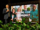 Leandro Karnal aborda os desafios da gestão com foco nas pessoas, destacando a importância do diálogo e da empatia no serviço público.