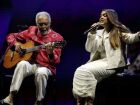 Preta Gil e Gilberto Gil durante show no Allianz Parque, em São Paulo, em 26 de abril de 2025.