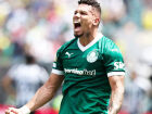 Paulinho comemora gol decisivo no Mundial; atacante será operado novamente e só retorna em 2026