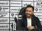 Davide Ancelotti foi apresentado como o técnico do Botafogo. 