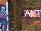No dia do aniversário de Campo Grande, o artista Leonardo Mareco transformou um vagão abandonado em obra urbana com a palavra 'Arteiro'