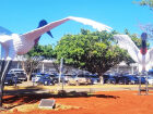 A revitalização do Monumento dos Tuiuiús será entregue no dia 19 de agosto, restaurando três esculturas icônicas que representam a fauna do Pantanal.