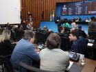 Deputados estaduais analisam e votam os projetos durante a sessão plenária da Assembleia Legislativa