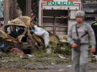 Restos de um veículo destruído pelas explosões de quinta-feira (21/08) em Cali, na Colômbia. 
