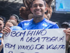 Dudu é apresentado à torcida do Cruzeiro no Mineirão