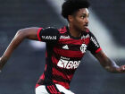Vitinho, ex-Flamengo, está próximo de fechar contrato com o Corinthians.