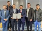 Programa atua em três eixos principais: emprego, qualificação profissional e empreendedorismo  
