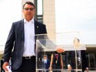 Flávio Bolsonaro diz que há acordo para pautar anistia a golpistas de 8 de janeiro; governo e presidência da Câmara negam compromisso.
