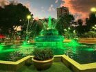 Chafariz da Praça Ary Coelho já está iluminado para o evento.