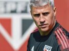 Crespo inicia treinos para ida das oitavas da Libertadores e mantém mistério sobre escalação do São Paulo.