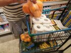 Os preços dos alimentos recuaram em julho, mas o impacto do tarifaço anunciado por Trump ainda não pode ser analisado com precisão, segundo o IBGE.