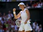 Iga Swiatek comemora vaga na final do WTA 1000 de Cincinnati após vitória sobre Elena Rybakina em dois sets