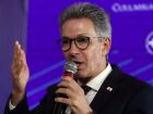Zema minimiza ataques de Carlos Bolsonaro e reforça união da direita em busca de objetivos comuns.