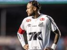 Neymar, que vive momento de ascensão no Santos, retorna à pré-lista de convocados da seleção brasileira, mas sua possível convocação divide opiniões. Críticas surgem sobre sua forma atual.
