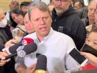 O governador de São Paulo, Tarcísio de Freitas, se manifesta sobre investigações contra críticos do governo e reforça apoio a Jair Bolsonaro em meio às investigações da Polícia Federal.