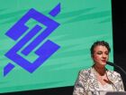 Tarciana Medeiros, presidente do Banco do Brasil, defende a solidez da instituição e combate as críticas relacionadas à segurança e aos resultados financeiros do banco.