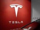 Tesla enfrenta investigação por falhas na entrega de relatórios sobre acidentes envolvendo sua tecnologia de direção automatizada