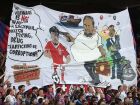 Torcida do Crystal Palace protesta contra dono do Nottingham Forest e chama Textor de palhaço 