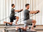 Pilates traz vários ganhos à saúde, mas a construção de músculos não é o foco da atividade