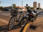 Ciclista na contramão colide com moto em Três Lagoas