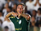 Thalys, atacante do Palmeiras, comemora gol em clássico contra o Santos, na Vila Belmiro, pelo Paulistão
